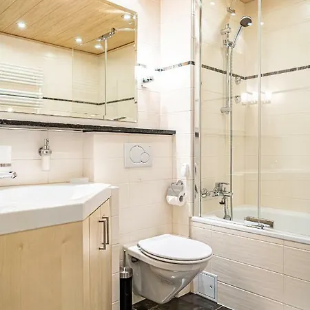 Daire Rancho Family *